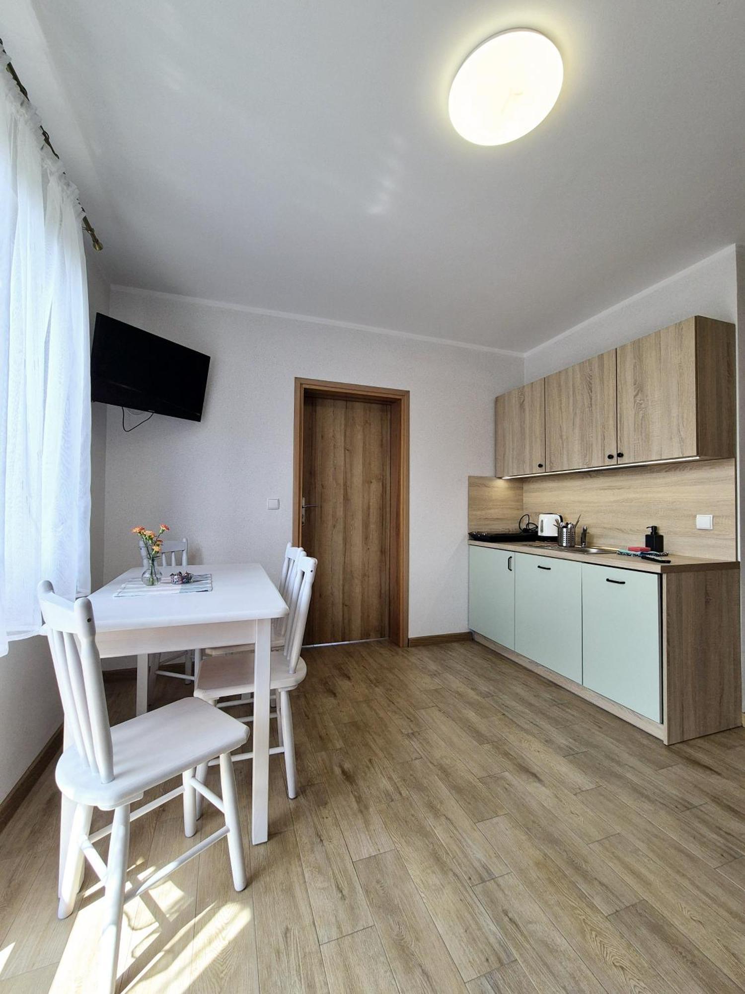 Danusia Homestay Debki